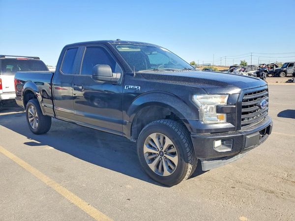 2017 FORD F150 SuperCab — Passenger 3/4