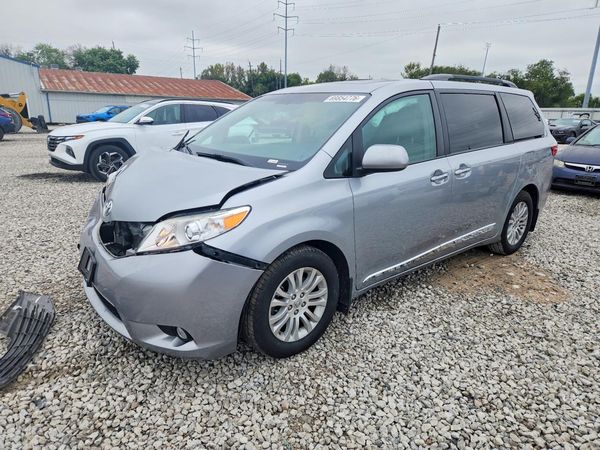 2016 TOYOTA SIENNA — DSFA — Front 3/4