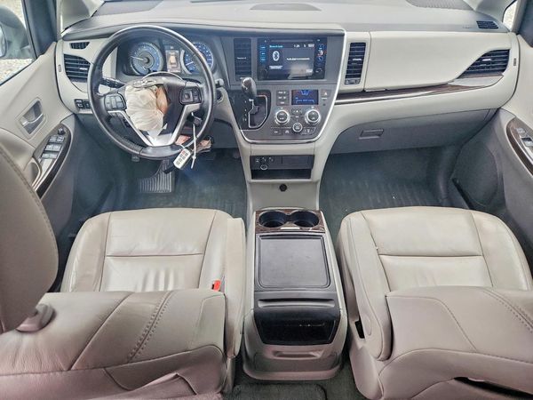 2016 TOYOTA SIENNA — CKPT