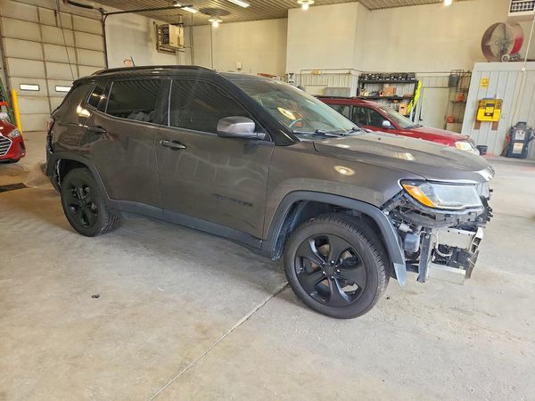 2018 JEEP COMPASS — Passenger 3/4