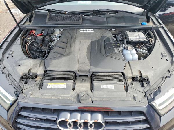 2019 AUDI Q7 quattro Prestige — Engine bay