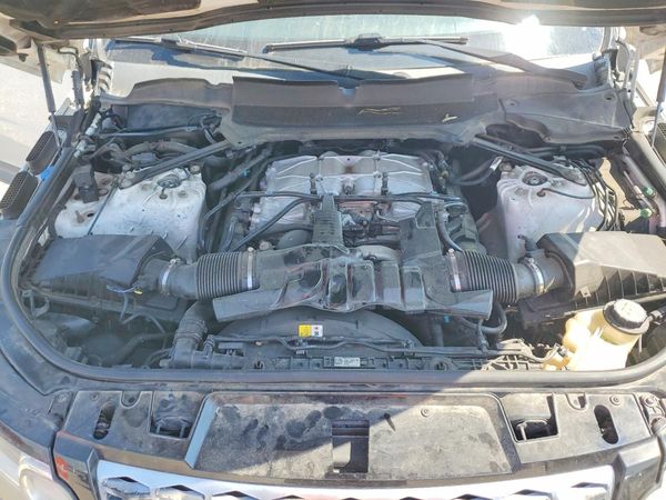 2017 LAND ROVER RANGEROVER HSE — Engine bay