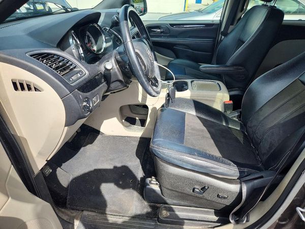 2019 DODGE GRAND CARAVAN SXT — DENT