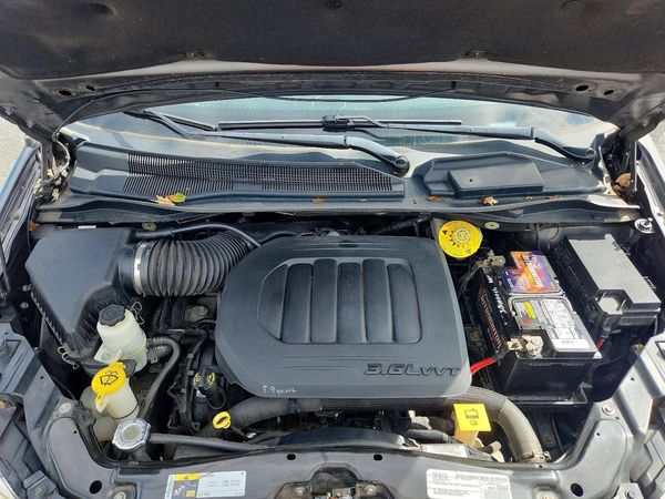 2019 DODGE GRAND CARAVAN SXT — Engine bay