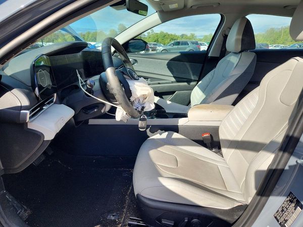 2023 HYUNDAI ELANTRA Limited — DENT