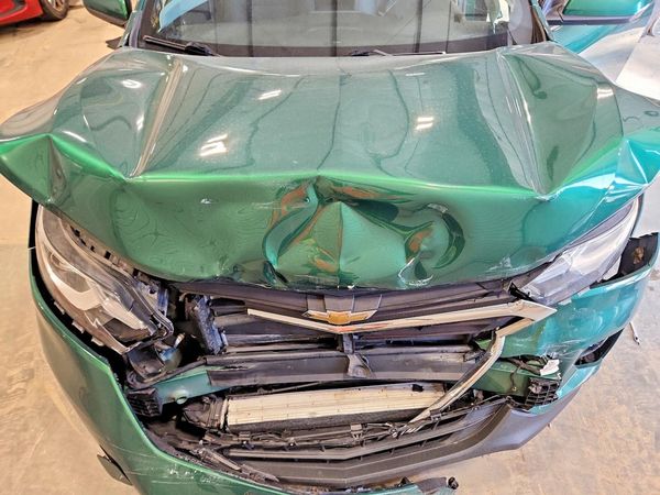 2019 CHEVROLET EQUINOX LT (1LT) — Engine bay