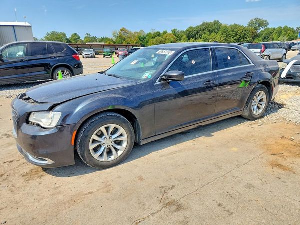 2015 CHRYSLER 300 Limited — Front 3/4