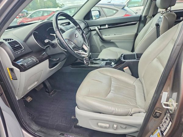 2014 KIA SORENTO Base/ LX — DENT