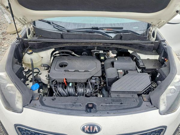 2019 KIA SPORTAGE LX — Engine bay