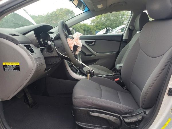 2014 HYUNDAI ELANTRA GLS(Middle) — DENT