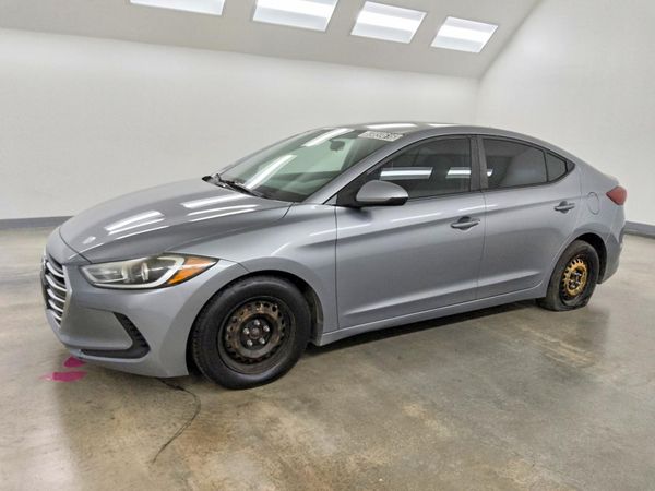 2017 HYUNDAI ELANTRA SE Base — Front 3/4