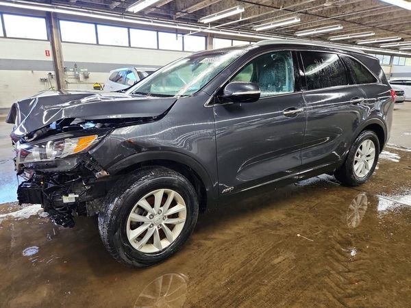 2017 KIA SORENTO L, LX — Front 3/4
