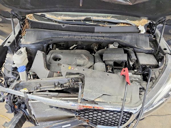 2017 KIA SORENTO L, LX — Engine bay