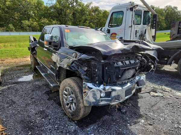 2019 CHEVROLET SILVERADO LTZ — Passenger 3/4