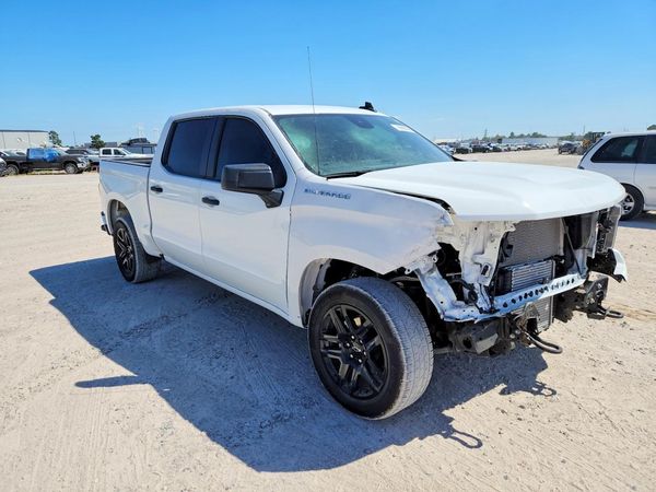 2026 CHEVROLET SILVERADO Custom — Passenger 3/4