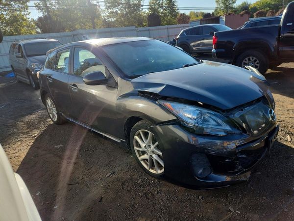 2012 MAZDA MAZDA3 Grand Touring/GT — Passenger 3/4