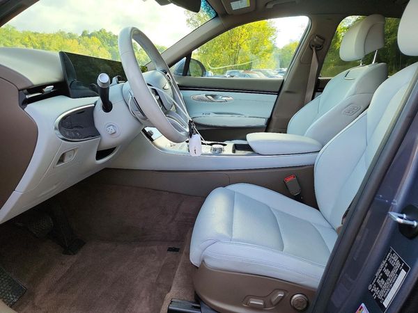 2026 GENESIS GV70 2.5T Advanced — DENT