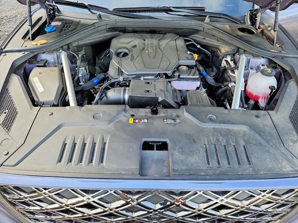 2026 GENESIS GV70 2.5T Advanced — Engine bay