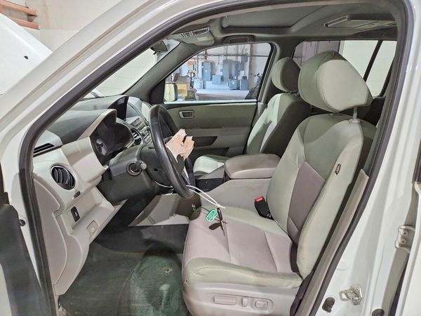 2015 HONDA PILOT SE — DENT