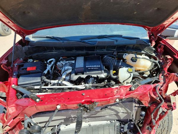 2025 CHEVROLET SILVERADO RST — Engine bay