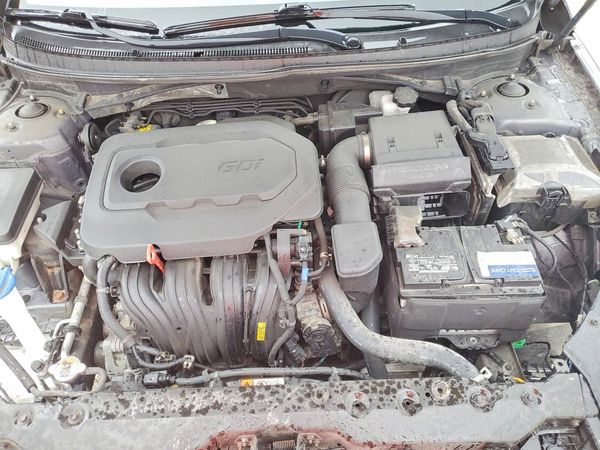 2018 HYUNDAI SONATA — Engine bay