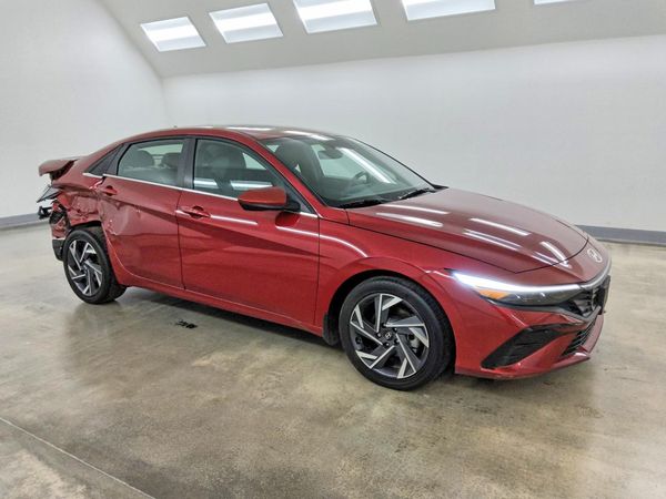 2025 HYUNDAI ELANTRA SEL Convenience — Passenger 3/4