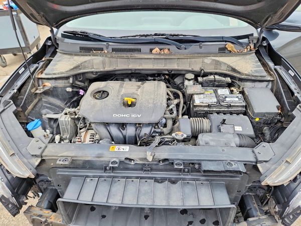 2020 HYUNDAI KONA SEL — Engine bay