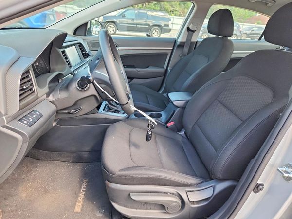 2020 HYUNDAI ELANTRA — DENT