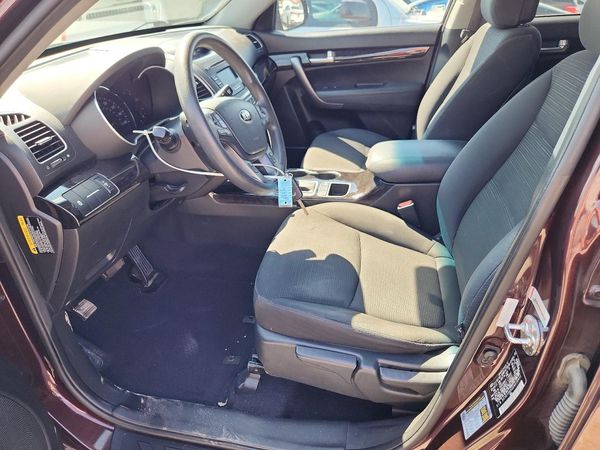 2014 KIA SORENTO Base/ LX — DENT