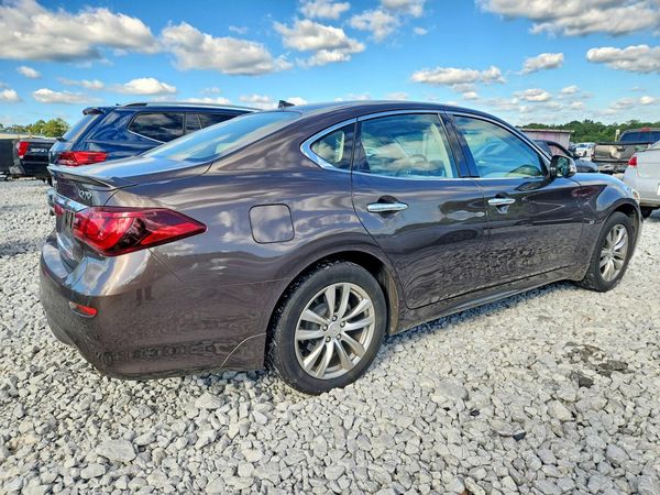 2018 INFINITI Q70 — PSRA