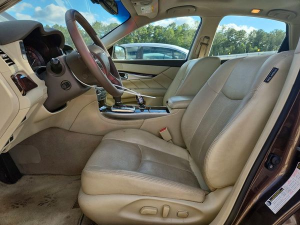2018 INFINITI Q70 — DENT