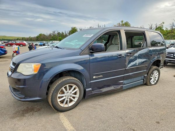 2013 DODGE GRAND CARAVAN — DSFA — Front 3/4