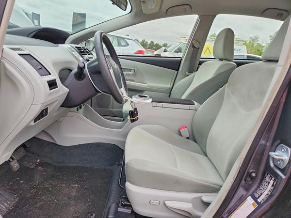 2014 TOYOTA PRIUS — DENT