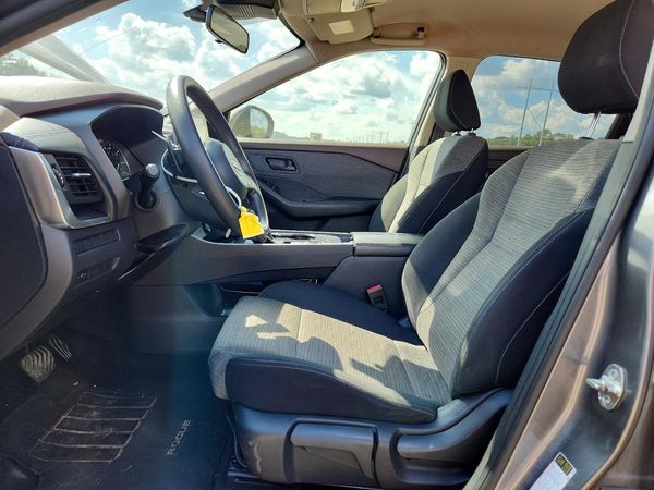 2021 NISSAN ROGUE S — DENT