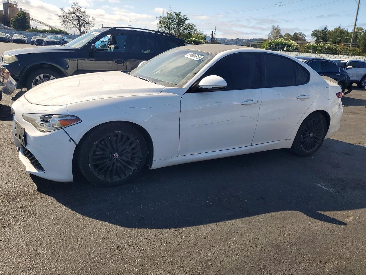 2018 ALFA ROMEO GIULIA TI RWD — Front 3/4