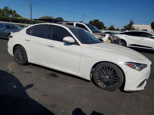 2018 ALFA ROMEO GIULIA TI RWD — Passenger 3/4