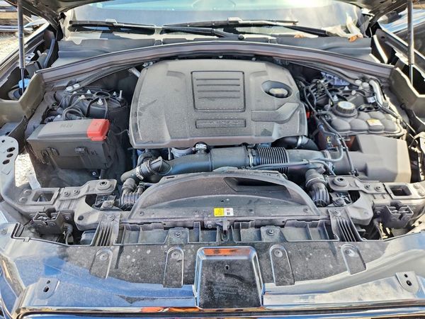 2022 JAGUAR F-PACE P250 S — Engine bay