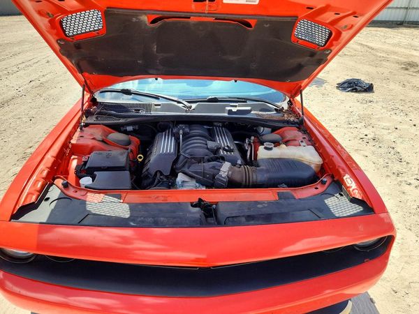 2019 DODGE CHALLENGER F/T Scat Pack — Engine bay