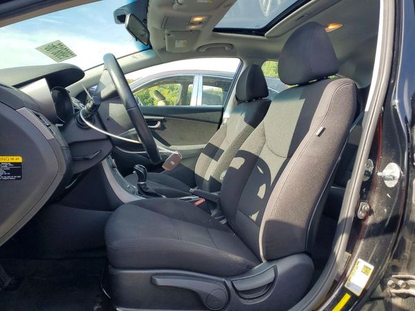 2016 HYUNDAI ELANTRA — DENT