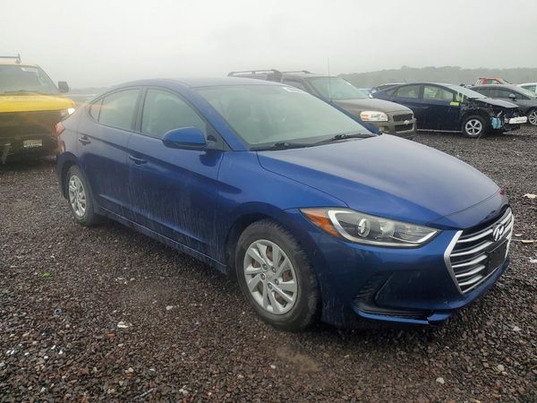 2017 HYUNDAI ELANTRA SE Base — Passenger 3/4