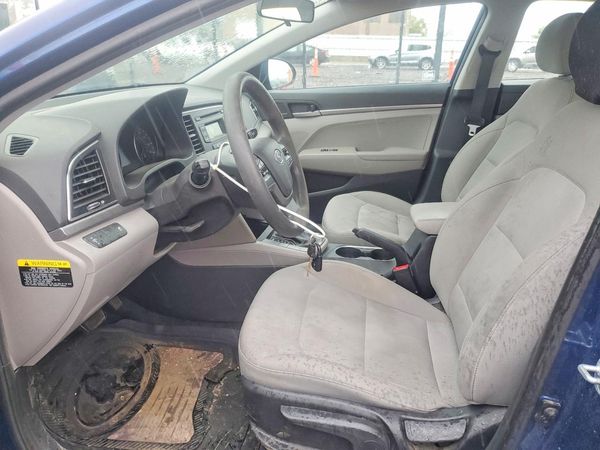 2017 HYUNDAI ELANTRA SE Base — DENT