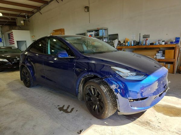 2021 TESLA MODEL Y — Passenger 3/4