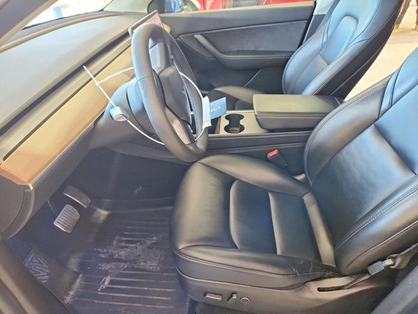 2021 TESLA MODEL Y — DENT
