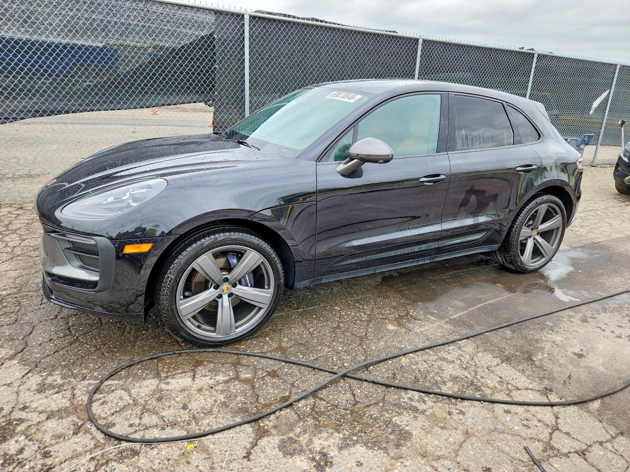 2025 PORSCHE MACAN Macan, Macan T — Front 3/4