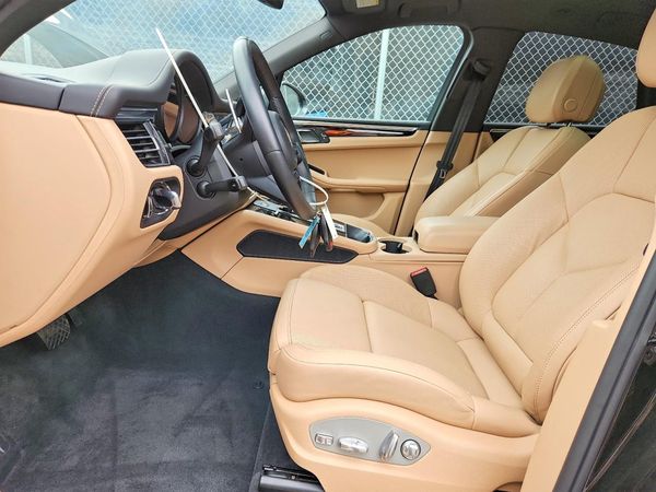 2025 PORSCHE MACAN Macan, Macan T — DENT