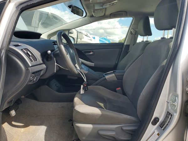 2014 TOYOTA PRIUS — DENT