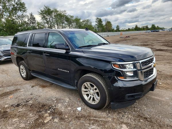 2018 CHEVROLET SUBURBAN LT — Passenger 3/4