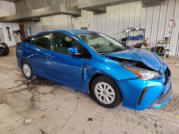 2019 TOYOTA PRIUS L/LE/XLE/LTD. — Passenger 3/4