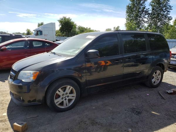 2012 DODGE CARAVAN R/T — Front 3/4