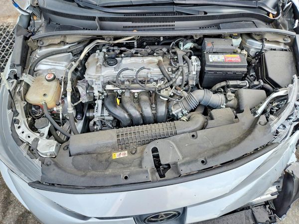 2022 TOYOTA COROLLA LE — Engine bay